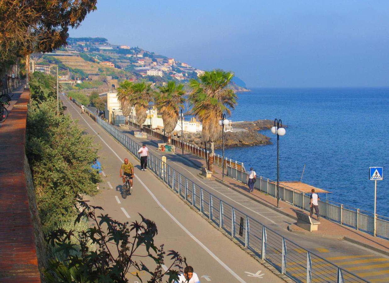 Piro Home Sanremo Centro Con Box Privato Exterior foto