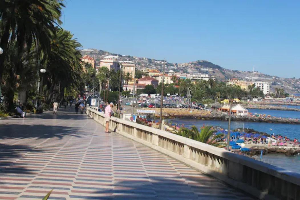 Piro Home Sanremo Centro Con Box Privato Exterior foto